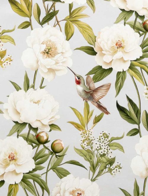Detailansicht der Bettwäsche Yvonne mit weißen Blüten, grünen Blättern und kleinem Vogelmotiv auf hellem Hintergrund