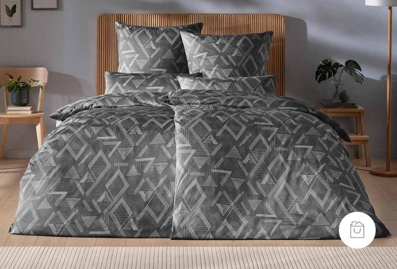 Jersey-Bettwäsche mit grafischem Linienmuster in der Farbe Grau (kühler Mittelgrauton) auf Doppelbett in modernem Schlafzimmer. 