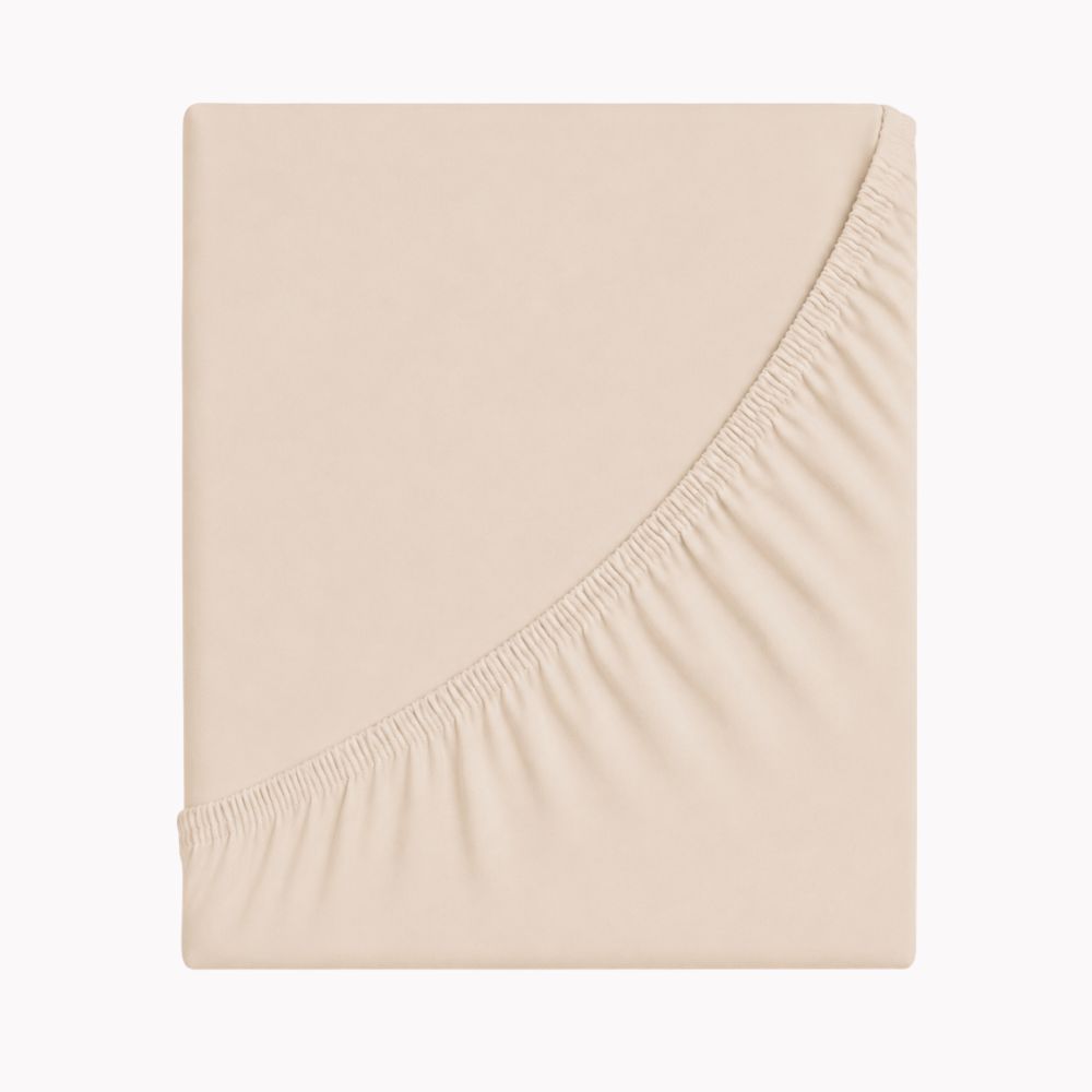 Zwirnjersey Spannbetttuch in beige (heller, cremig-warmer Farbton) aufgezogen auf Bett