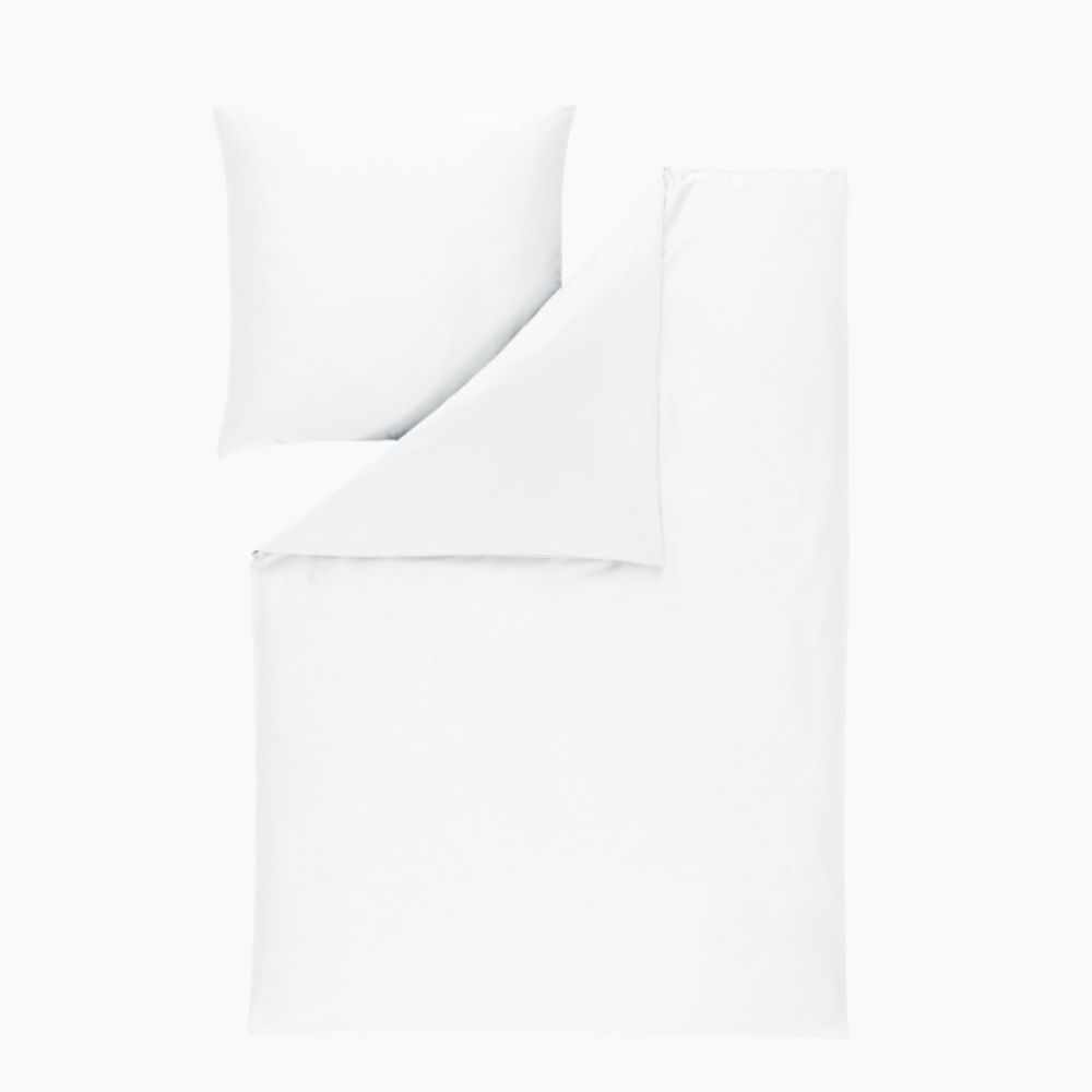 Komplettansicht der Uni-Bettwäsche Valetta in weiss